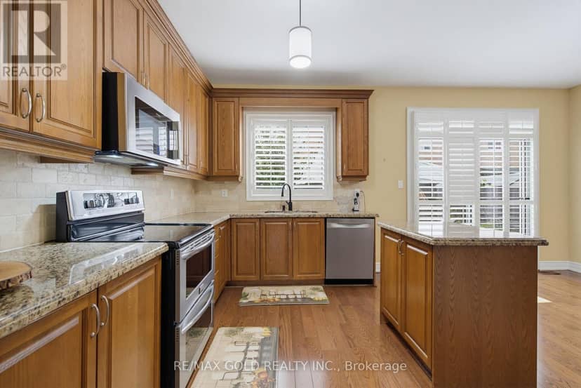 34 Lexington Road — photo 8 of 35