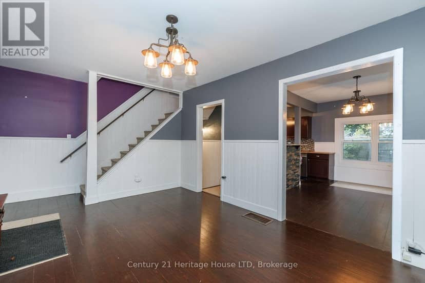 305 Phipps Street S — photo 5 of 27