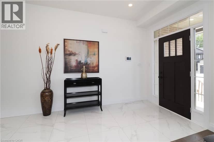217 JEFFREY Place, Kitchener, photo 2