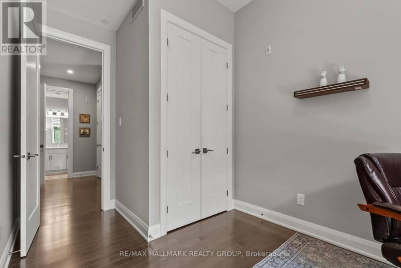 101 - 120 Cortile Private — photo 19 of 24
