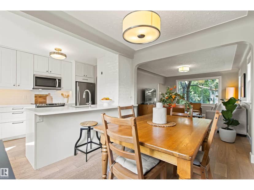 10741 70 AV NW, Edmonton, photo 2