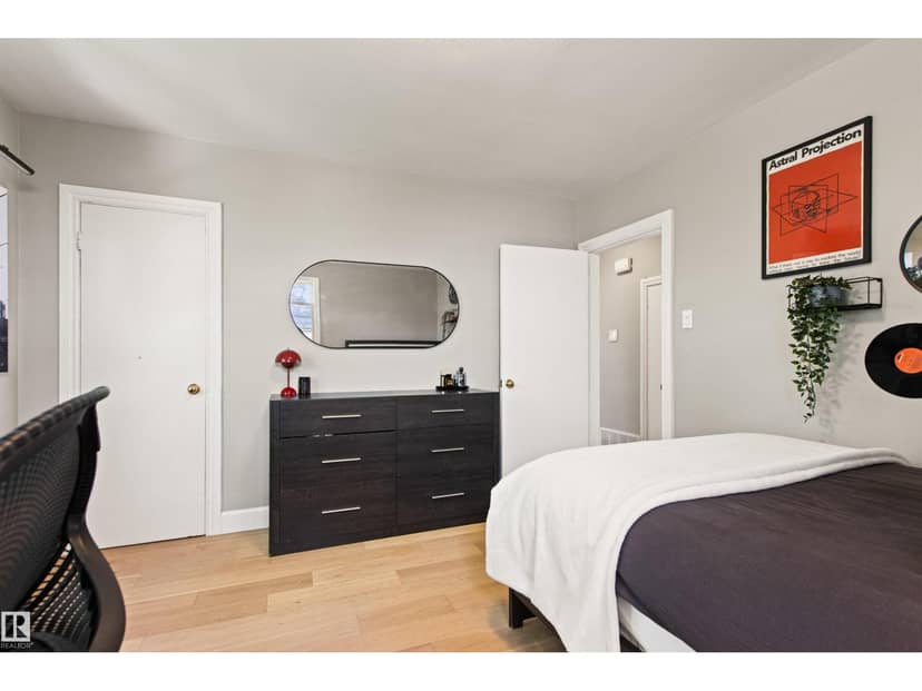 10741 70 AV NW — photo 30 of 40