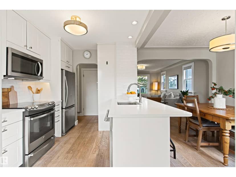 10741 70 AV NW — photo 23 of 40