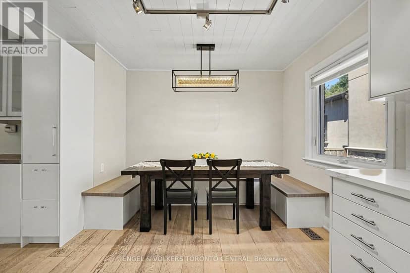 28 Inverleigh Drive — photo 4 of 26