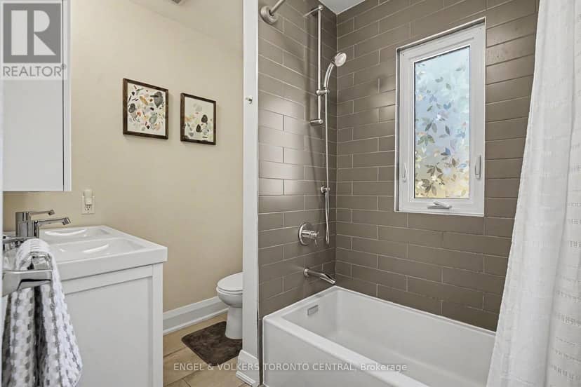 28 Inverleigh Drive — photo 9 of 26