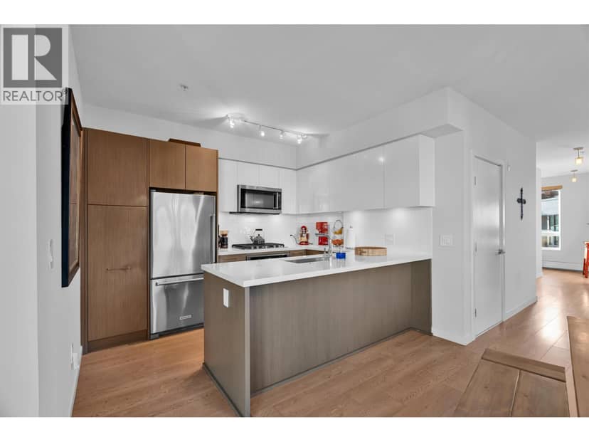 613 417 GREAT NORTHERN WAY, Vancouver