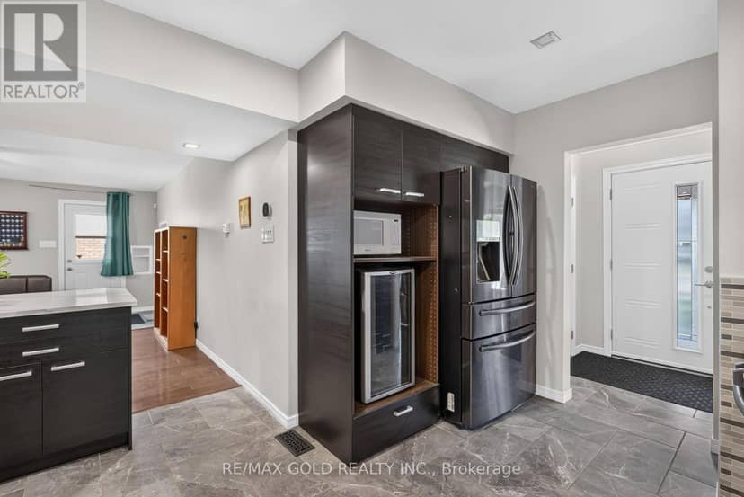 16 Monterey Road — photo 18 of 40