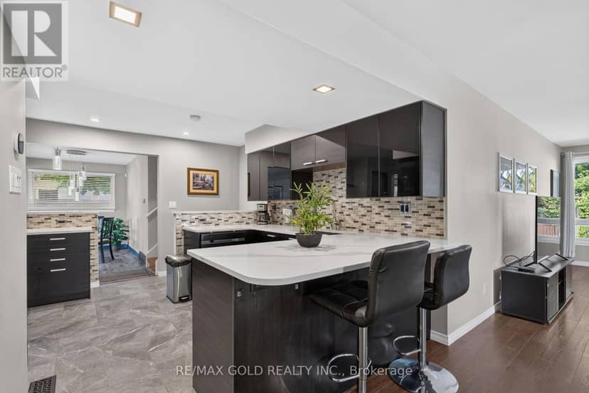 16 Monterey Road — photo 20 of 40