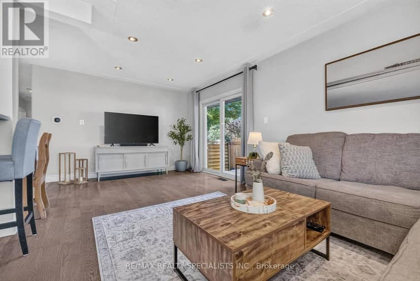 70 Duncairn Avenue — photo 19 of 40
