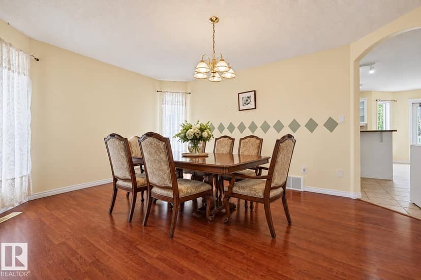 1222 Haliburton Cl NW, Edmonton, photo 7