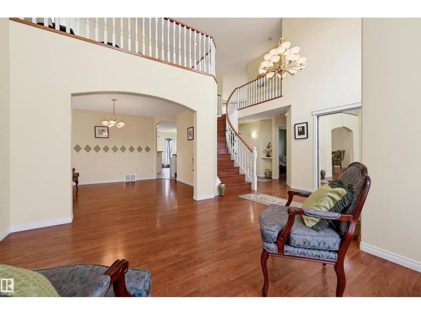 1222 Haliburton Cl NW, Edmonton, photo 6