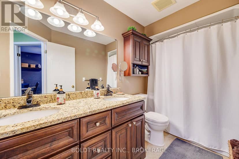16 Westbury Drive — photo 17 of 33