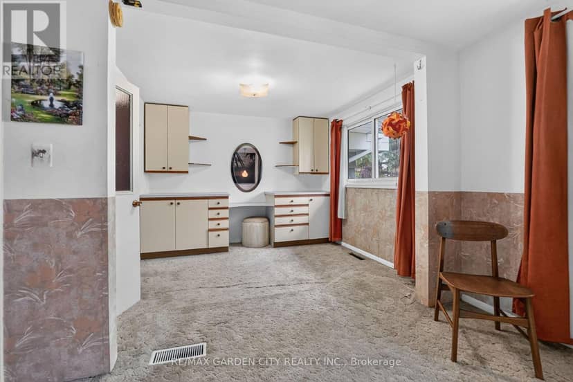 529 Carlton Street — photo 12 of 40