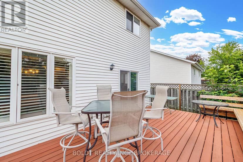 16 Westbury Drive — photo 29 of 33