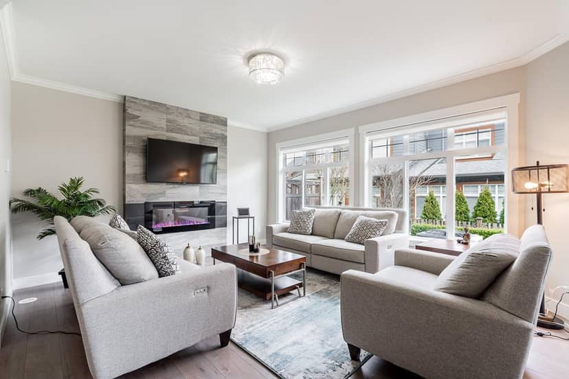 2 17033 FRASER HIGHWAY, Surrey, photo 2