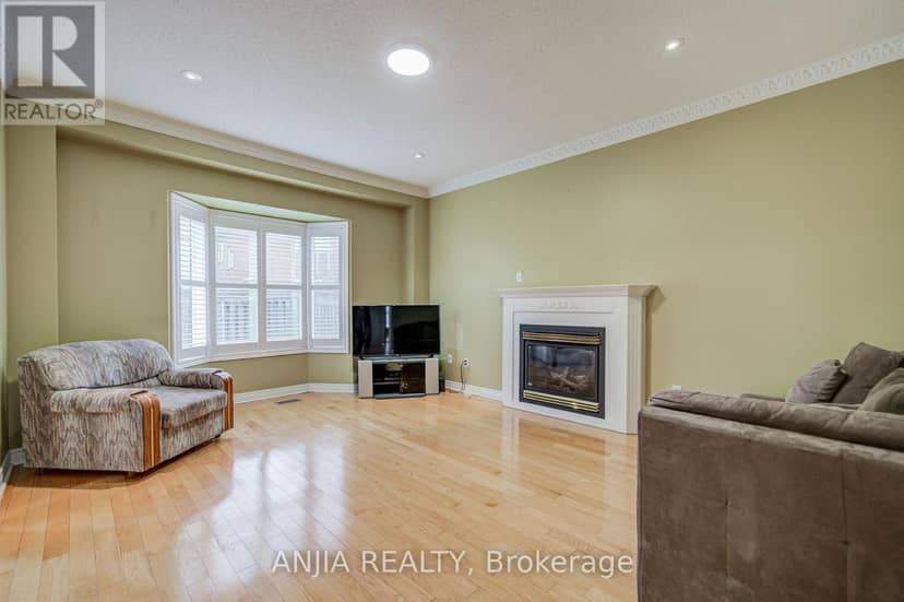 23 Ayhart Street E — photo 27 of 40