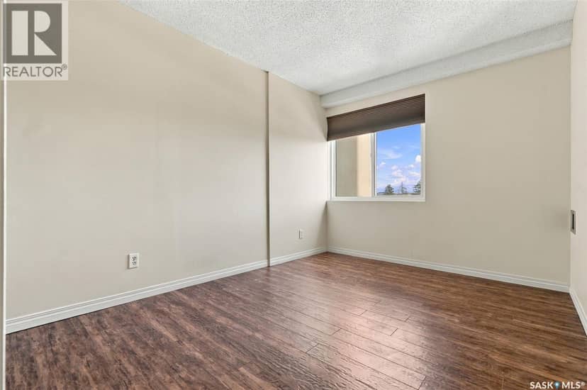 502 430 5th AVENUE N — photo 13 of 33