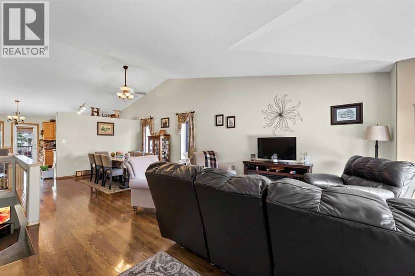 230 Park Meadows Drive SE, Medicine Hat, photo 4