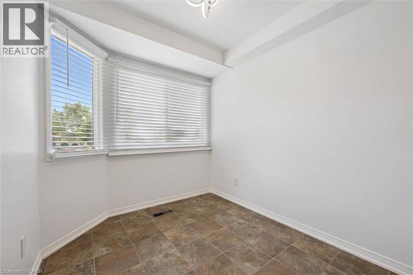 750 ERINBROOK Drive Unit# 2 — photo 12 of 37