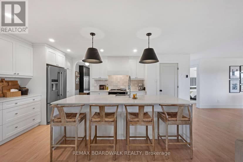 540 Crain Drive — photo 15 of 40