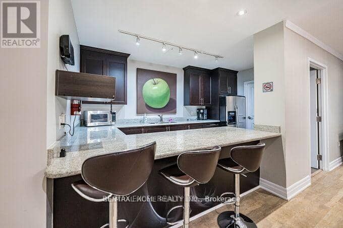426 - 900 Mount Pleasant Road — photo 28 of 40