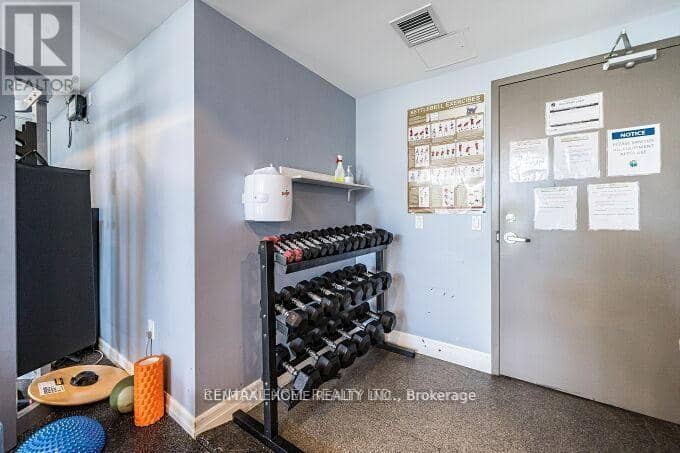426 - 900 Mount Pleasant Road — photo 34 of 40