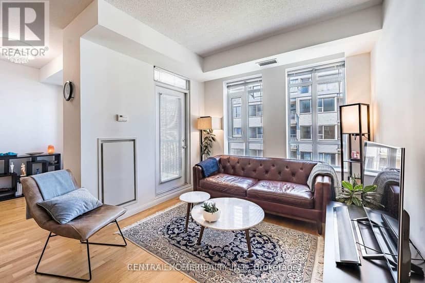 426 - 900 Mount Pleasant Road — photo 5 of 40