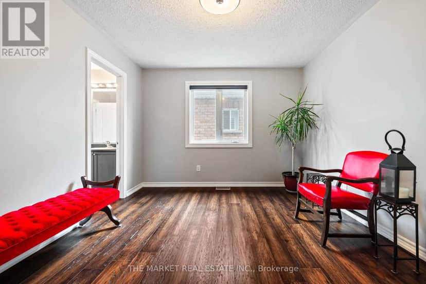 877 O'Reilly Crescent — photo 35 of 40