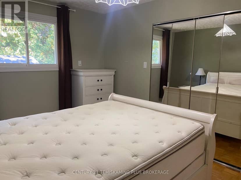 402 Meridian Avenue — photo 15 of 34