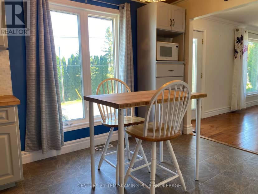 402 Meridian Avenue — photo 11 of 34