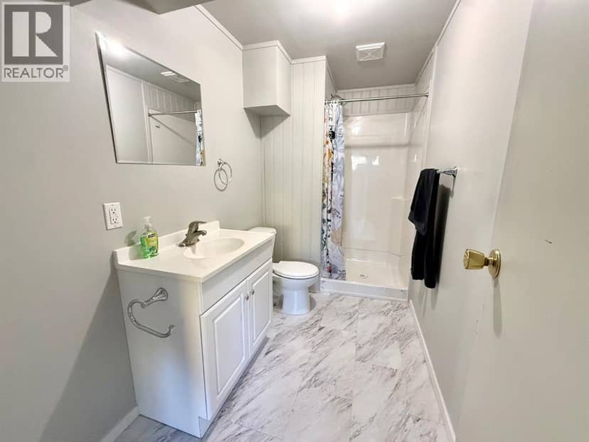 921 Ellis Crescent SE — photo 25 of 38