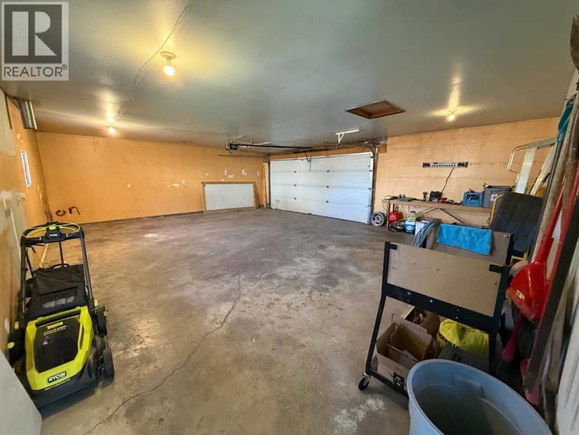 921 Ellis Crescent SE — photo 36 of 38