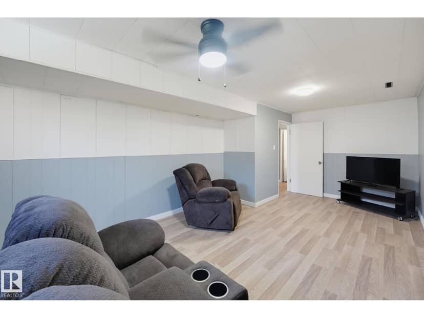 10207 & 10209 120 AV NW — photo 18 of 40