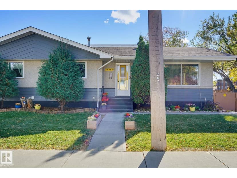 10207 & 10209 120 AV NW — photo 30 of 40