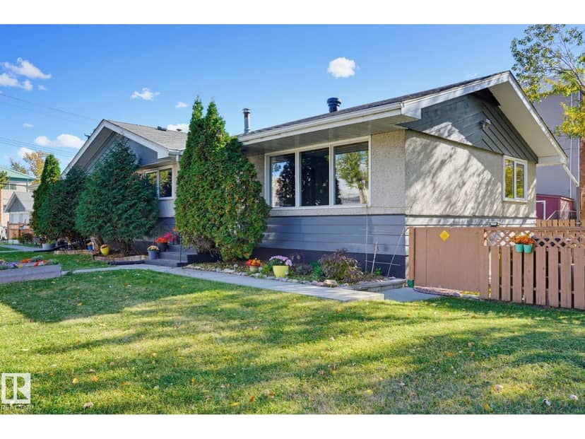 10207 & 10209 120 AV NW — photo 31 of 40
