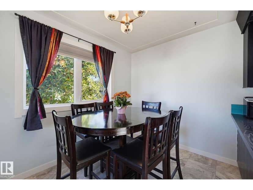 10207 & 10209 120 AV NW, Edmonton, photo 8