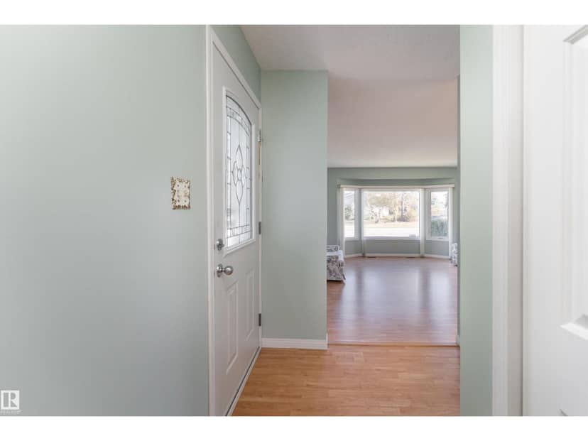 720 Knottwood Rd S NW — photo 11 of 40