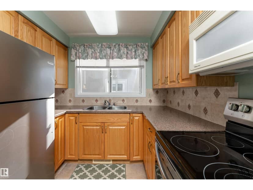 720 Knottwood Rd S NW, Edmonton, photo 3