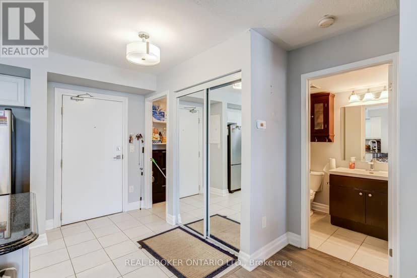 105 - 1045 Nadalin Heights, Milton, photo 4