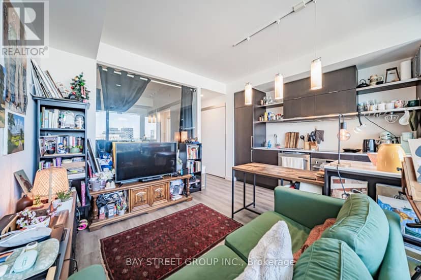 2204 - 197 Yonge Street — photo 4 of 30