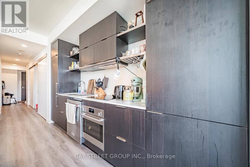 2204 - 197 Yonge Street — photo 7 of 30