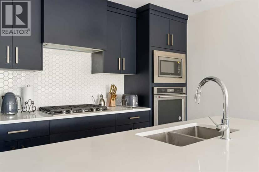 2851 12 Avenue SW — photo 13 of 40