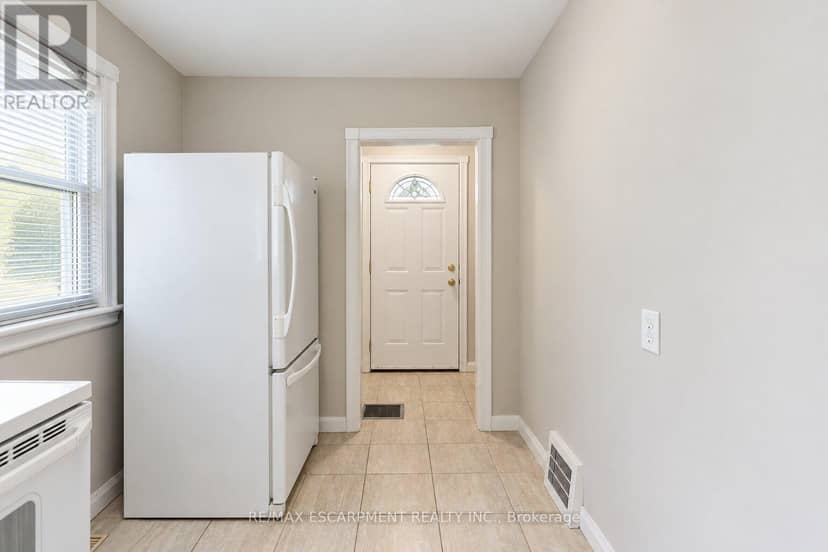 269 Queensdale Avenue E — photo 13 of 40