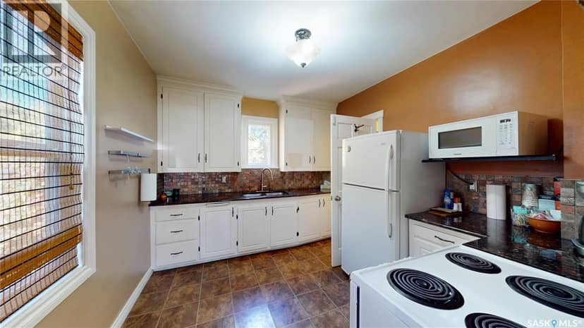 723 9th STREET E, Saskatoon, photo 3