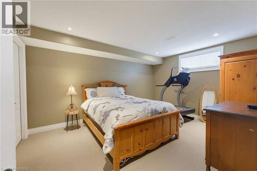 29 FARROW Road — photo 37 of 40