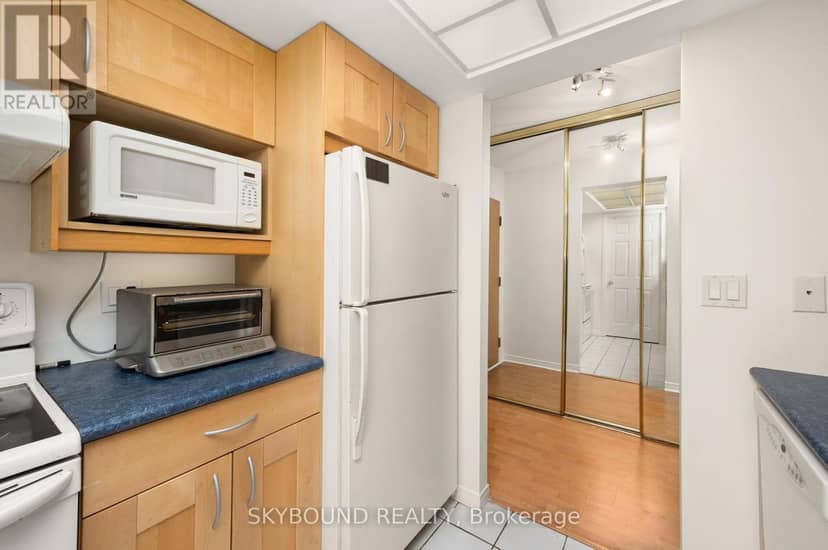 2706 - 5 Concorde Place — photo 6 of 23