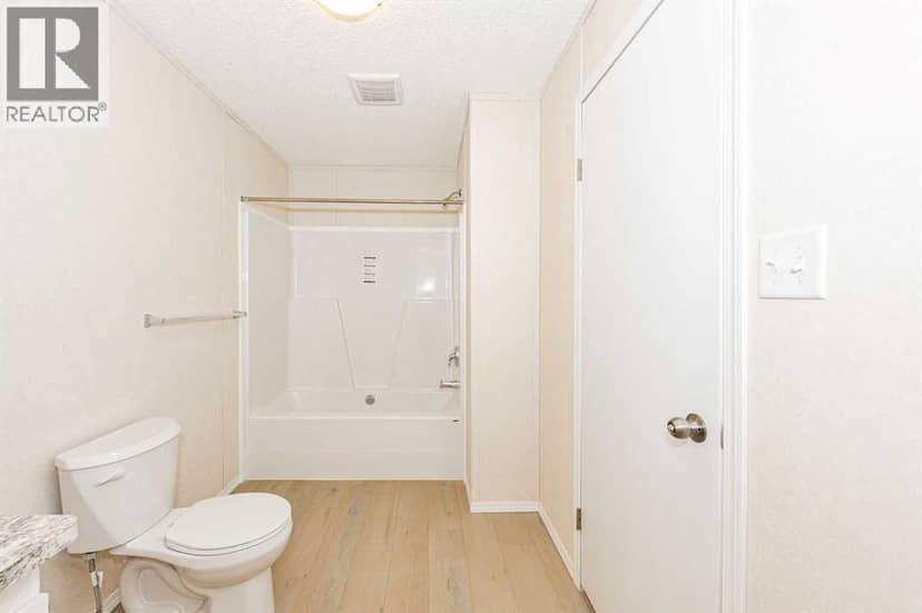 #77, 4802 54 Avenue — photo 13 of 21