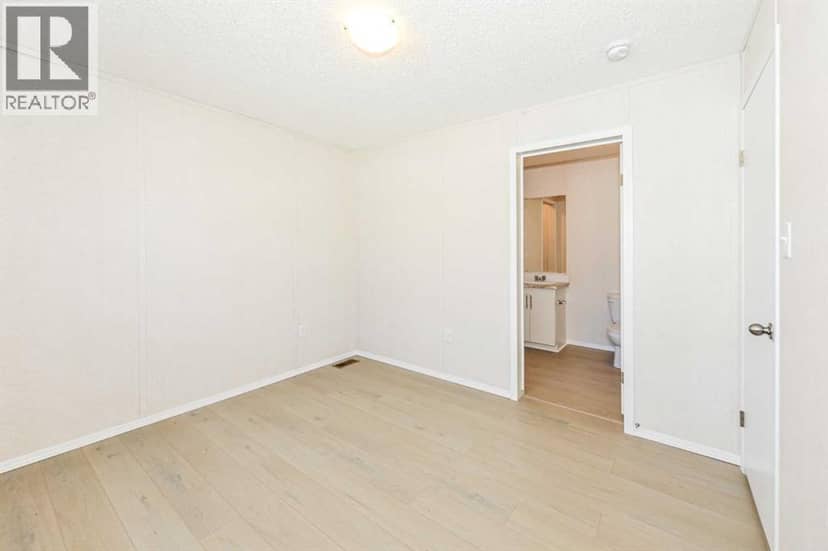 #77, 4802 54 Avenue — photo 10 of 21