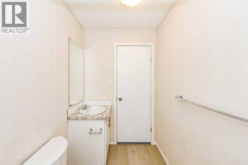 #77, 4802 54 Avenue — photo 17 of 21