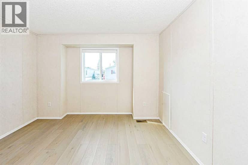 #77, 4802 54 Avenue — photo 14 of 21